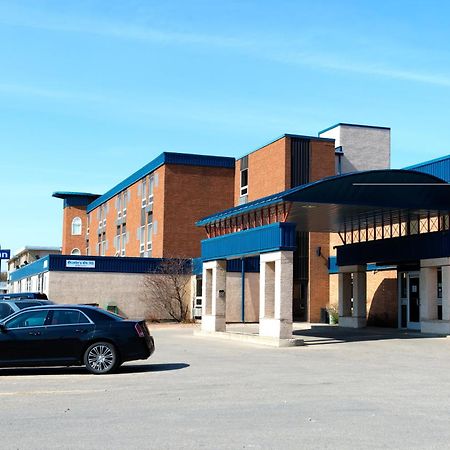 Days Inn By Wyndham Estevan מראה חיצוני תמונה